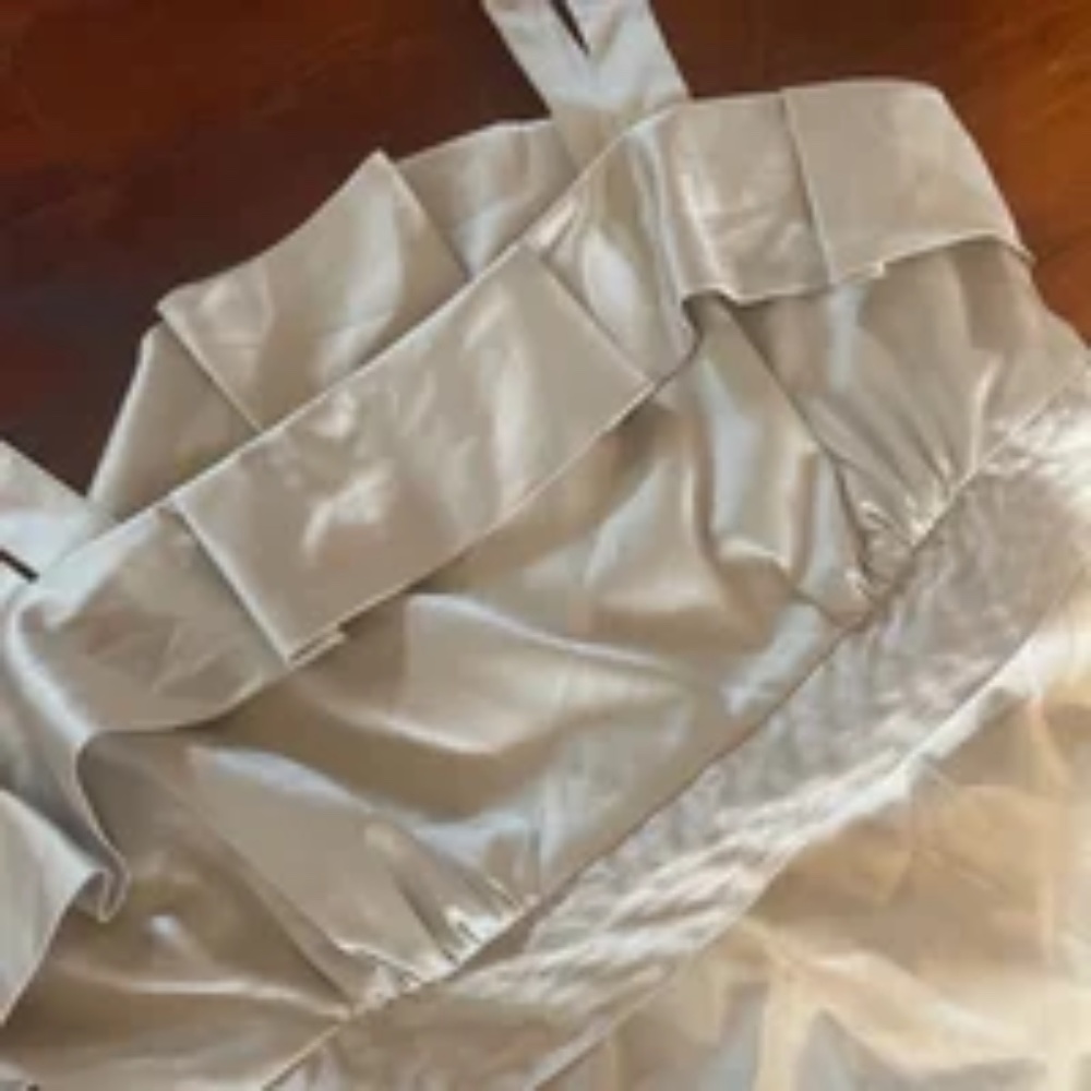 The Limited Sleeveless Ruffled Top Size Large - Picture 2 of 5